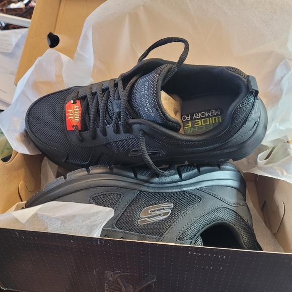 Man's wide Sketchers - Picture 6 of 10